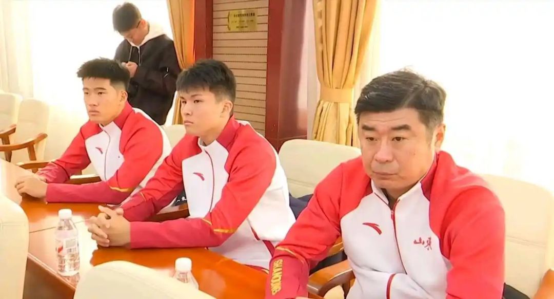 Han Peng: Đội Sơn Đông không còn lựa chọn nào khác ngoài việc không có ai ở sân trước; họ chắc chắn sẽ học hỏi từ sự hướng dẫn của Xu Genbao