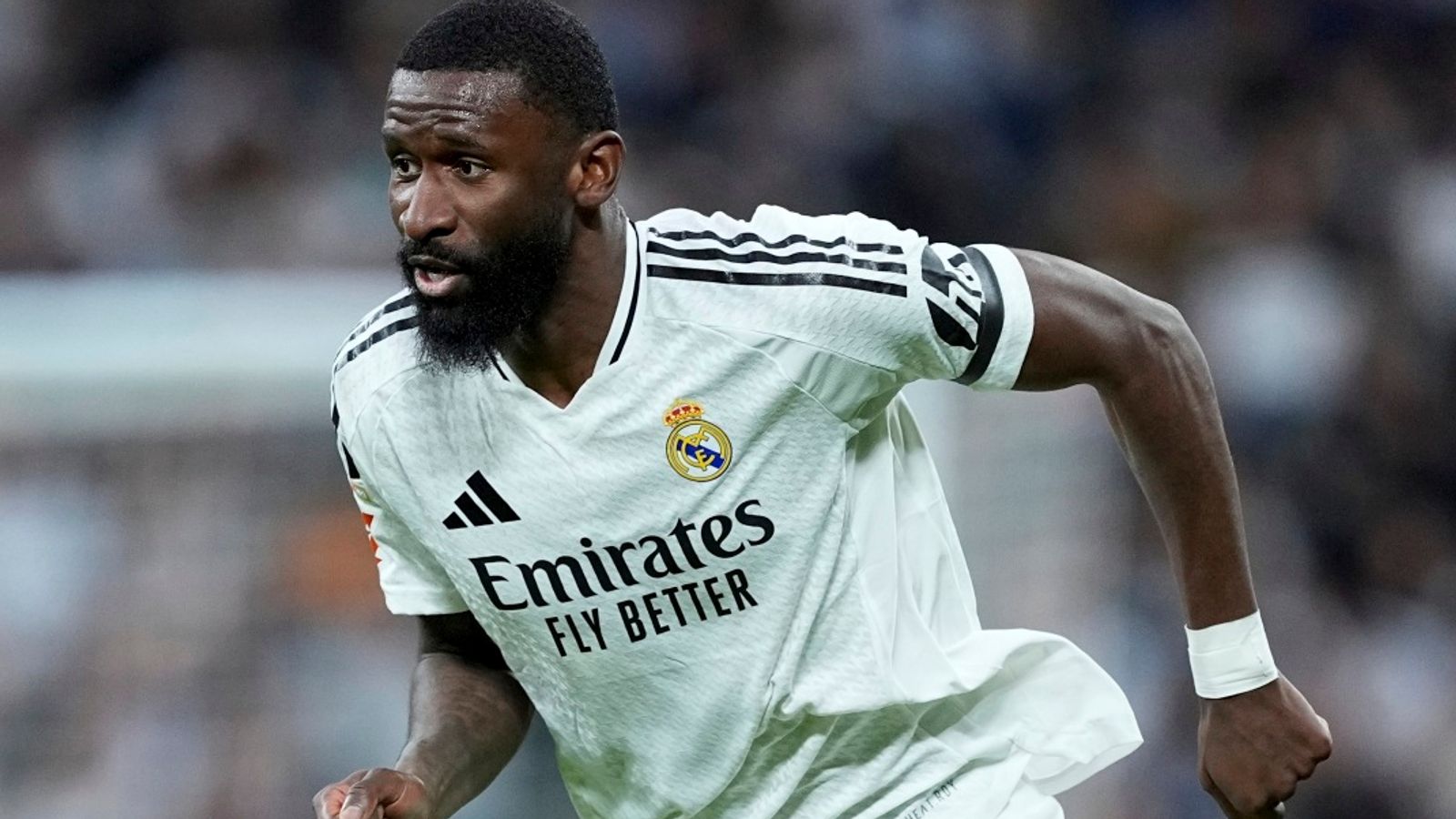 AS: Rudiger đã trở lại tập luyện trên sân cỏ và dự kiến sẽ trở lại sân sau giải đấu quốc tế.