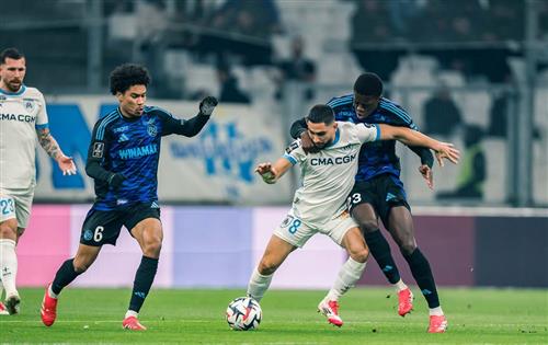 Marseille đấu với Strasbourg