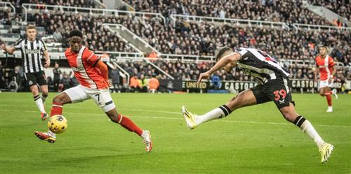 Newcastle United vs Thị trấn Luton