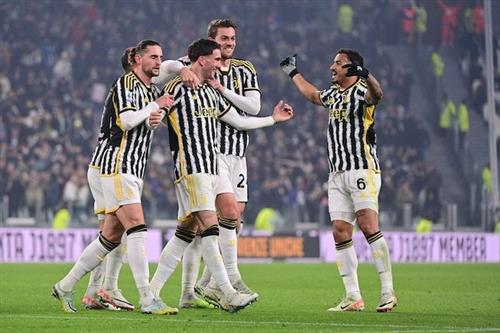 Juventus đấu với Sassuolo