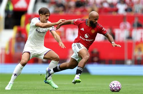 Manchester United đấu với Fiorentina