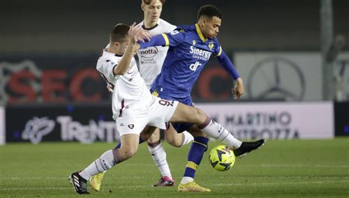 Gia vị đấu với Verona