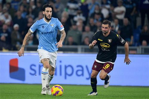 Lazio đấu với Salernitana