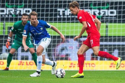 Darmstadt đấu với Gladbach