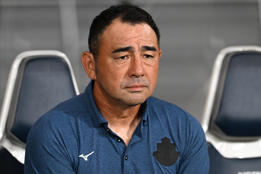 Phóng viên: HLV Kenta Hasegawa của Nagoya bị nghi bắt nạt, yêu cầu LĐBĐ Nhật Bản can thiệp