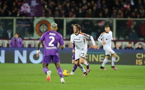 Fiorentina đấu với Lecce