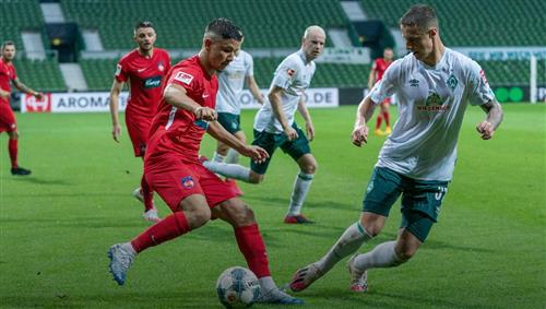 Augsburg đấu với Heidenheim
