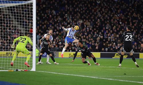 Brighton đấu với Arsenal