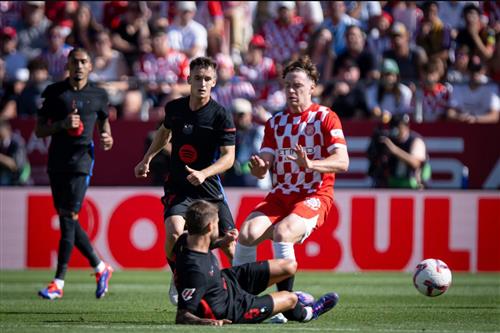 Girona đấu với Barcelona