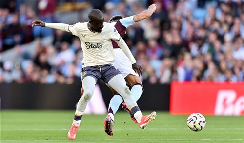 Aston Villa đấu với Everton