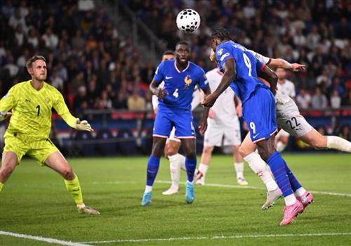 Pháp vs Iceland