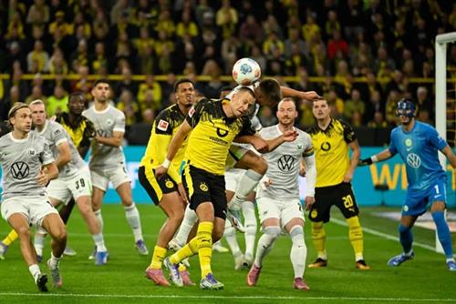 Dortmund đấu với Wolfsburg