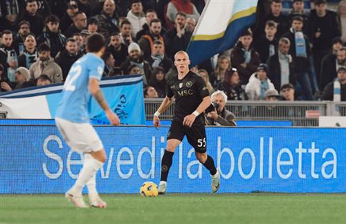 Lazio đấu với Napoli