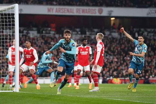 Southampton đấu với Bournemouth