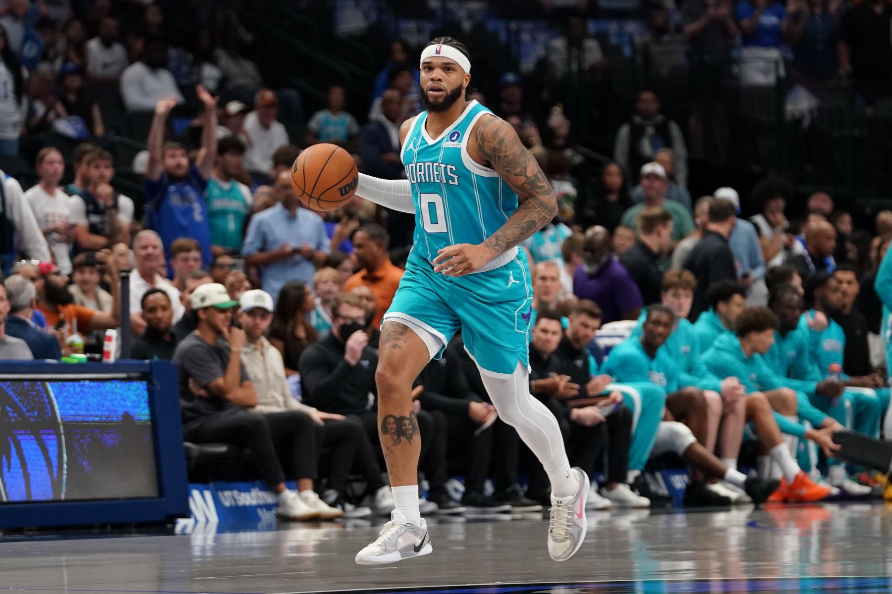 Hiệu suất tuyệt vời! Kalkbrenner ghi được 17 điểm khi bắn 8 ăn 8 và giành được 9 rebound.